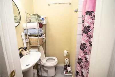306 W Willis Avenue, High Point, NC 27260 - Photo 16