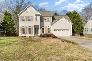2001 Treyburn Ln, High Point, NC 27265 - Photo 2