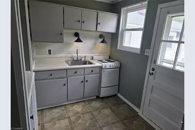 568 Overlook Street, Greensboro, NC 27403 - Photo 4