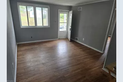 568 Overlook Street, Greensboro, NC 27403 - Photo 10