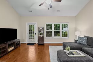 125 Chestnut Bend Dr, Greensboro, NC 27406 - Photo 10