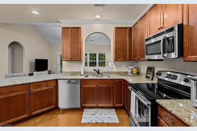 125 Chestnut Bend Drive, Greensboro, NC 27406 - Photo 6