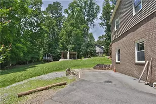 135 Holly Hill Dr, Elkin, NC 28621 - Photo 44