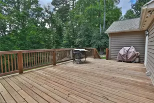 135 Holly Hill Dr, Elkin, NC 28621 - Photo 4