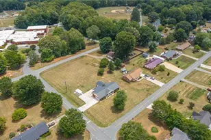 2091 Northcrest Dr, Elon, NC 27244 - Photo 36