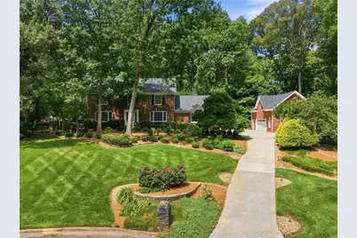 3 Bryan Court, Greensboro, NC 27408 - Photo 2