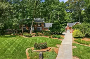 3 Bryan Ct, Greensboro, NC 27408 - Photo 2