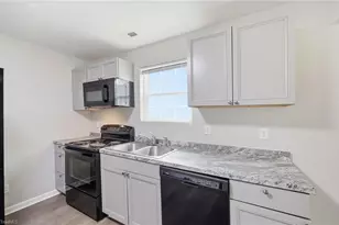 1020 Rainey St, Burlington, NC 27217 - Photo 8