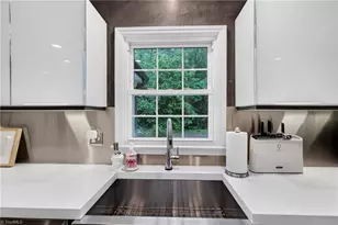 1401 Briarcliff Rd, Greensboro, NC 27408 - Photo 14