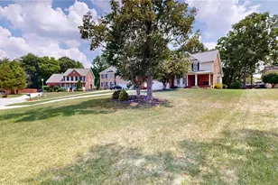 4026 Banoak St, High Point, NC 27265 - Photo 2
