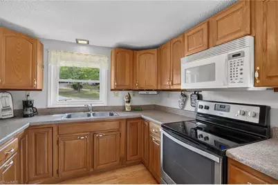 4908 Southwin Drive, Winston-Salem, NC 27104 - Photo 8
