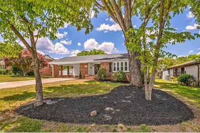 2914 Cornwallis Drive, Greensboro, NC 27408 - Photo 2