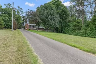 193 Creed Rd, Mount Airy, NC 27030 - Photo 4
