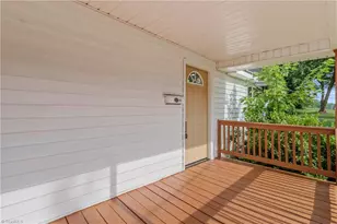 413 Junction St, Mount Airy, NC 27030 - Photo 4