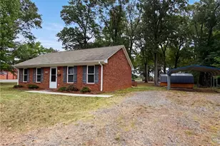 304 Field St, Graham, NC 27253 - Photo 14