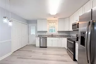 304 Field St, Graham, NC 27253 - Photo 6