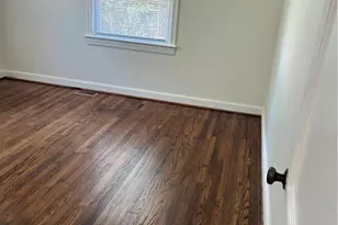 2735 Stratford Dr, Greensboro, NC 27408 - Photo 6