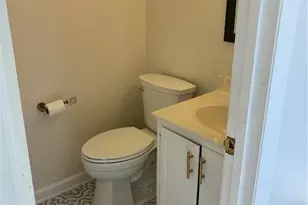 2735 Stratford Dr, Greensboro, NC 27408 - Photo 20