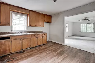 307 Winston St, Greensboro, NC 27401 - Photo 10