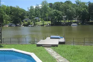 694 Lake Shore Ave, Lexington, NC 27292 - Photo 2
