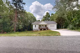 1213 Hillcrest Dr, Thomasville, NC 27360 - Photo 4