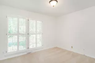 1004 Lamp Post Ln, Greensboro, NC 27410 - Photo 32