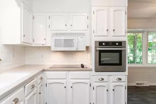 1004 Lamp Post Ln, Greensboro, NC 27410 - Photo 14
