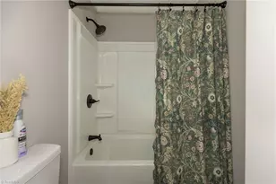 1009 7th St, North Wilkesboro, NC 28659 - Photo 16