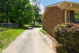 4803 Susan Terrace, Greensboro, NC 27410 - Photo 20