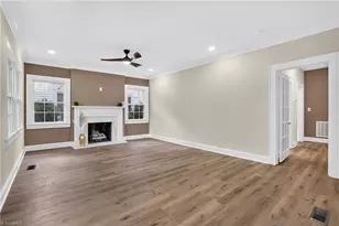 405 Spring St, Thomasville, NC 27360 - Photo 6