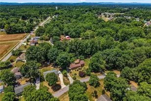 512 Forest Ln, Yadkinville, NC 27055 - Photo 10