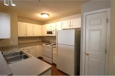 421 Timberline Ridge Court, Winston-Salem, NC 27106 - Photo 8