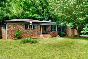 2575 Country Club Rd, Wilkesboro, NC 28697 - Photo 2