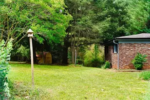 2575 Country Club Rd, Wilkesboro, NC 28697 - Photo 4