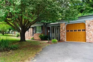 2575 Country Club Rd, Wilkesboro, NC 28697 - Photo 6