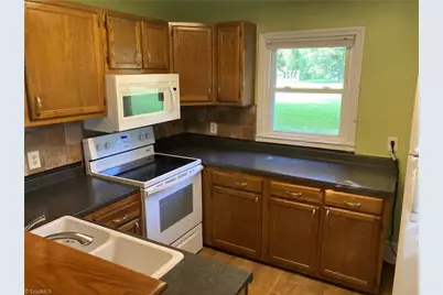 4906-4908 Kitty Hawk Road, Greensboro, NC 27407 - Photo 10