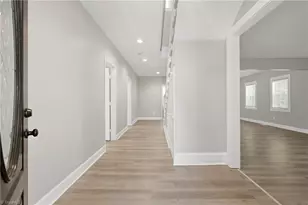 1024 Franklin St, Winston-Salem, NC 27101 - Photo 6