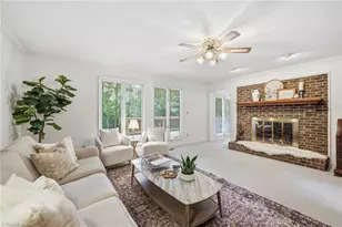 561 Mason Knoll Dr, Winston-Salem, NC 27127 - Photo 2