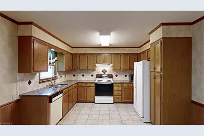 436 Forest Creek Drive, Winston-Salem, NC 27107 - Photo 8