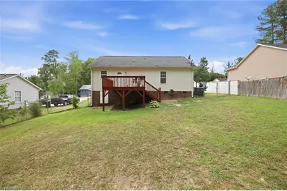 715 Dillon Street, Thomasville, NC 27360 - Photo 24