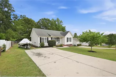 715 Dillon Street, Thomasville, NC 27360 - Photo 22