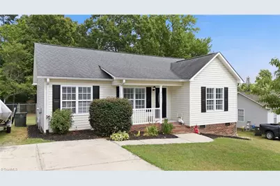 715 Dillon Street, Thomasville, NC 27360 - Photo 2