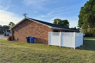700 Oakhurst St, Kernersville, NC 27284 - Photo 2