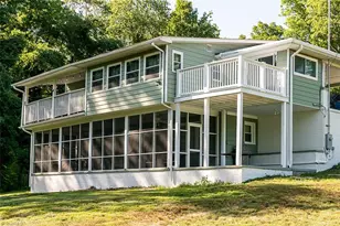 226 E Lebanon St, Mount Airy, NC 27030 - Photo 4