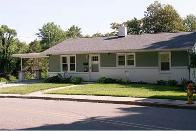 226 E Lebanon Street, Mount Airy, NC 27030 - Photo 2