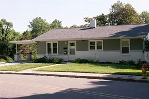 226 E Lebanon St, Mount Airy, NC 27030 - Photo 2
