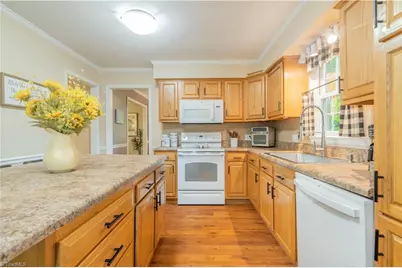 4921 Gladwyn Drive, Winston-Salem, NC 27104 - Photo 12