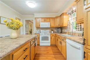 4921 Gladwyn Dr, Winston-Salem, NC 27104 - Photo 12