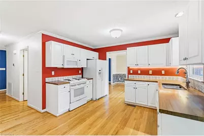 1424 Brookwood Drive, Winston-Salem, NC 27106 - Photo 14