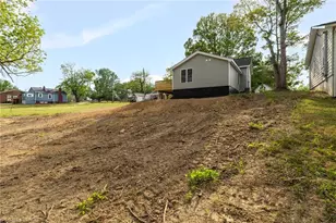 321 S Branch St, Reidsville, NC 27320 - Photo 30